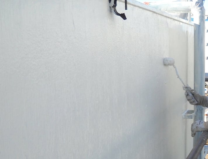 5.アロンコートST（防水材）の規定量までの塗布